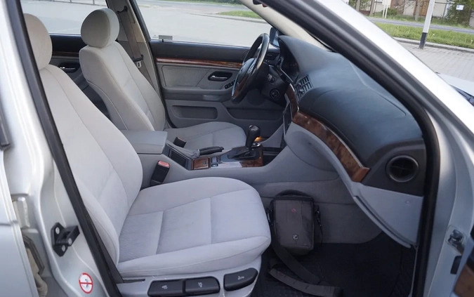 BMW Seria 5 cena 7990 przebieg: 430000, rok produkcji 2001 z Garwolin małe 497